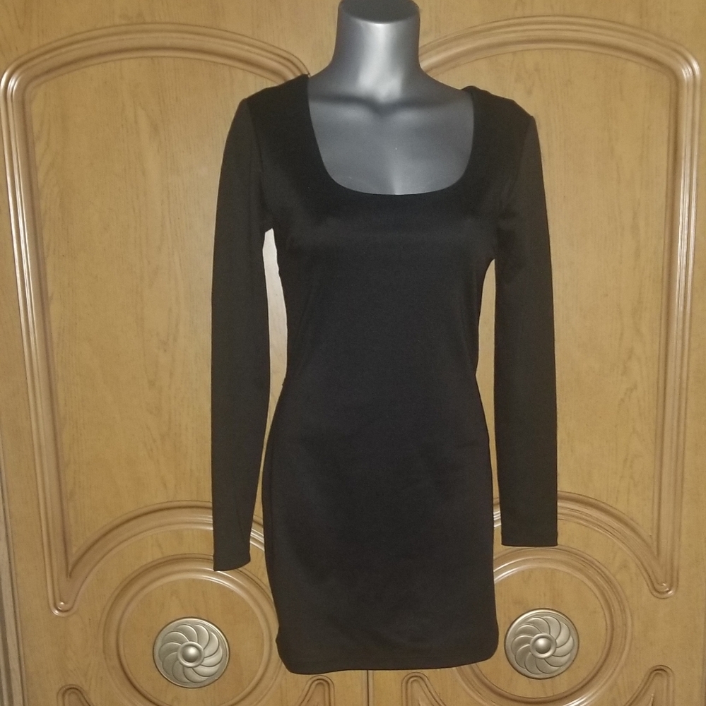 BACK BONDAGE mini DRESS - Picture 2 of 3